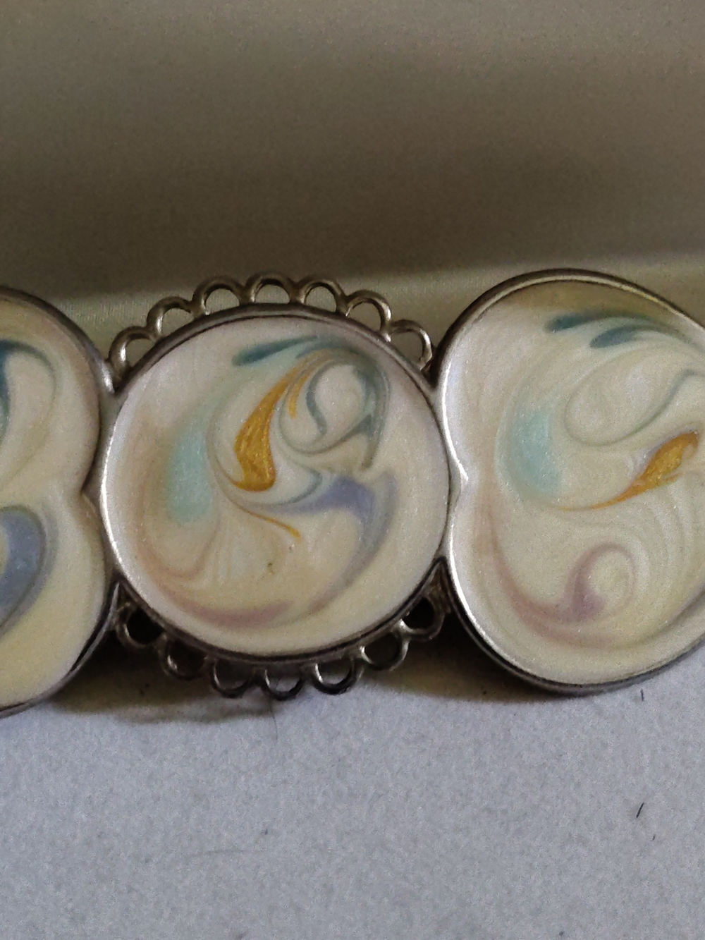 🚨Vintage 1980s Swirled Enamel Heart & Medallion Hair Barrette